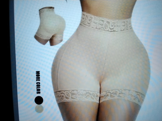 SHORT LEVANTA COLA - COLOR CREMA - TALLA L